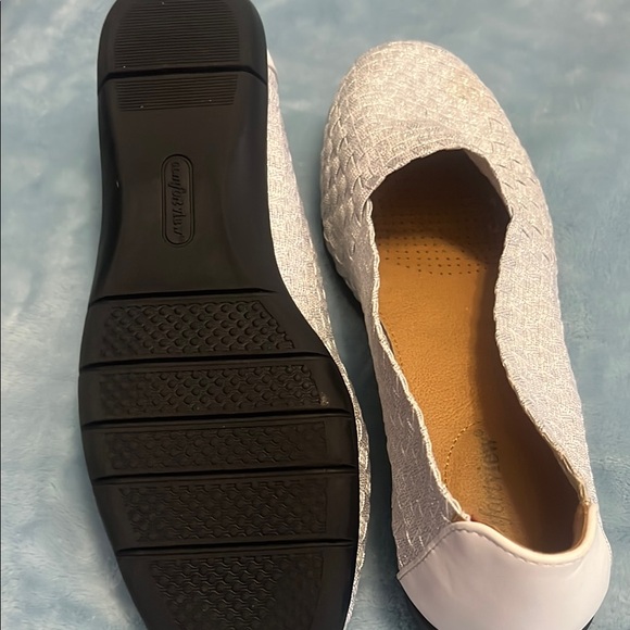 Comfortview Light Gray Woven Flats - Picture 7 of 9